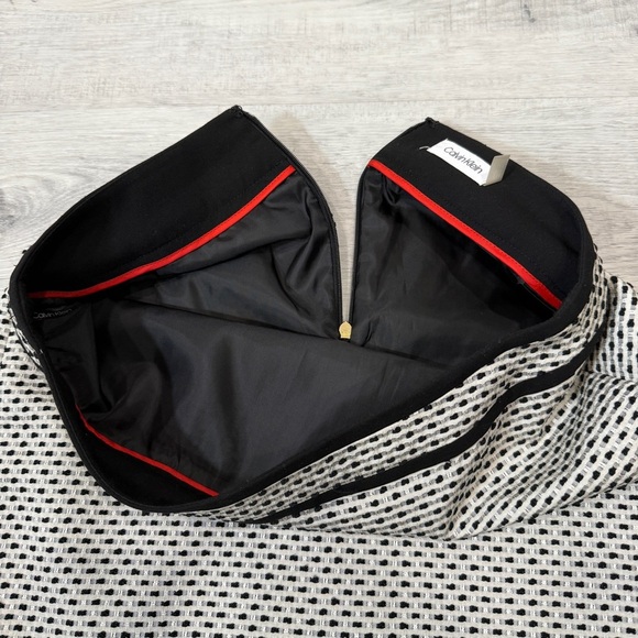 Calvin Klein Pencil Skirt with Black and White Geometric Design Size 6P - Picture 5 of 17